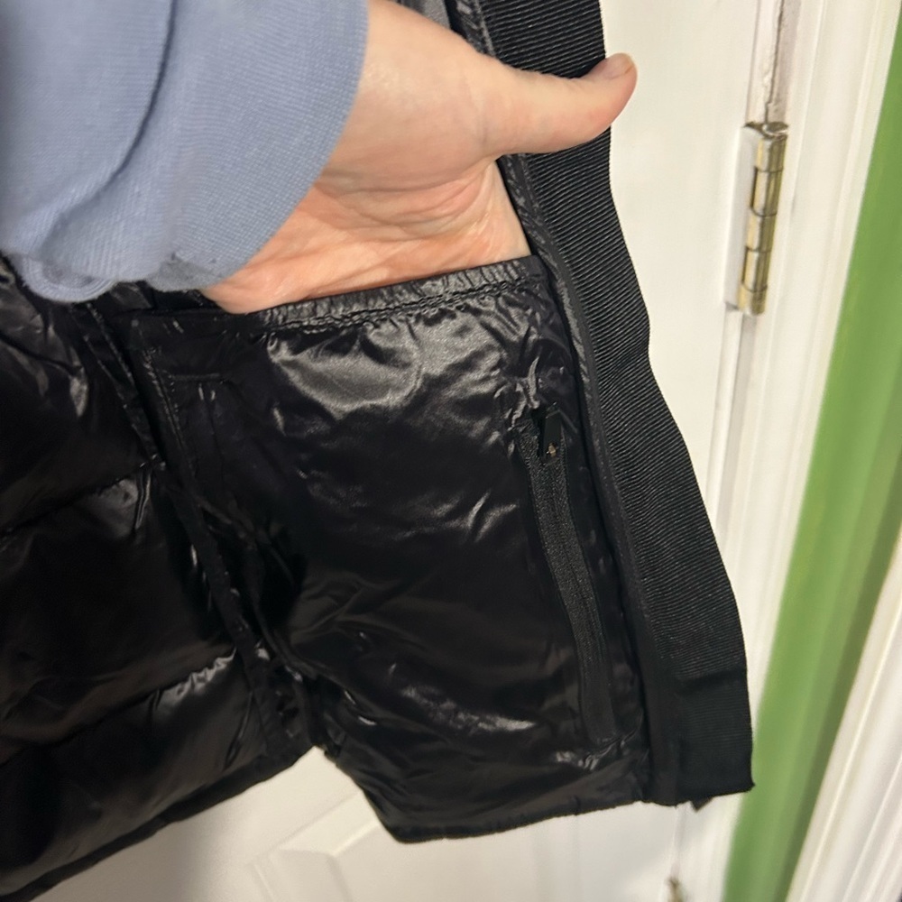 Athleta Banner Peak Down Vest in Black, Size XS. EUC Puffer, dual zipper. - Picture 11 of 15